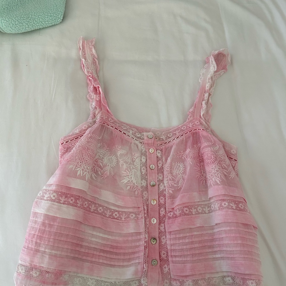 Love shack fancy top!